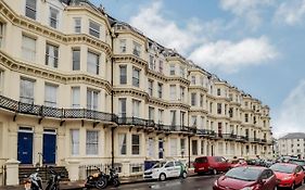 3 Queens Gardens Sea View Apartment