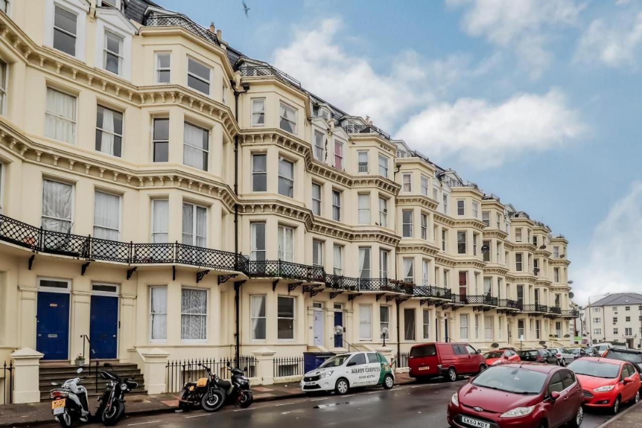 3 Queens Gardens Sea View Apartment Eastbourne Exterior photo