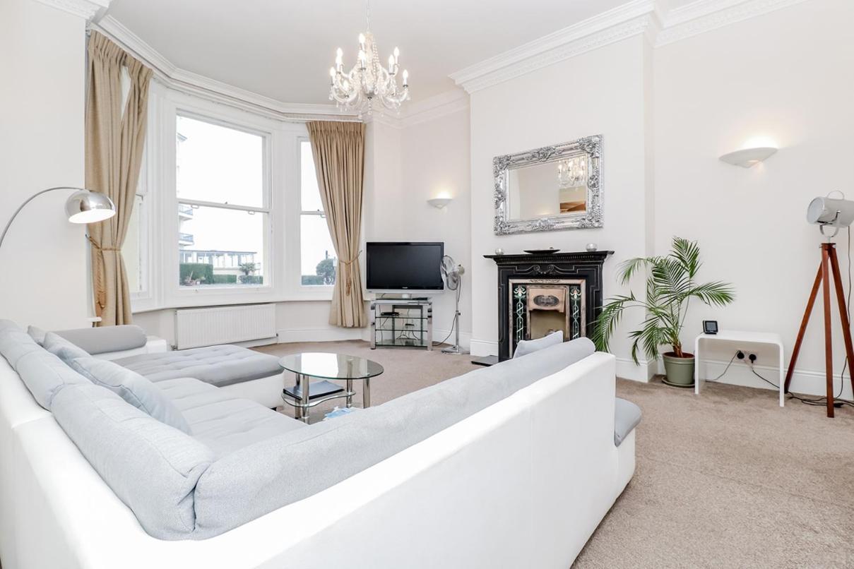 3 Queens Gardens Sea View Apartment Eastbourne Exterior photo